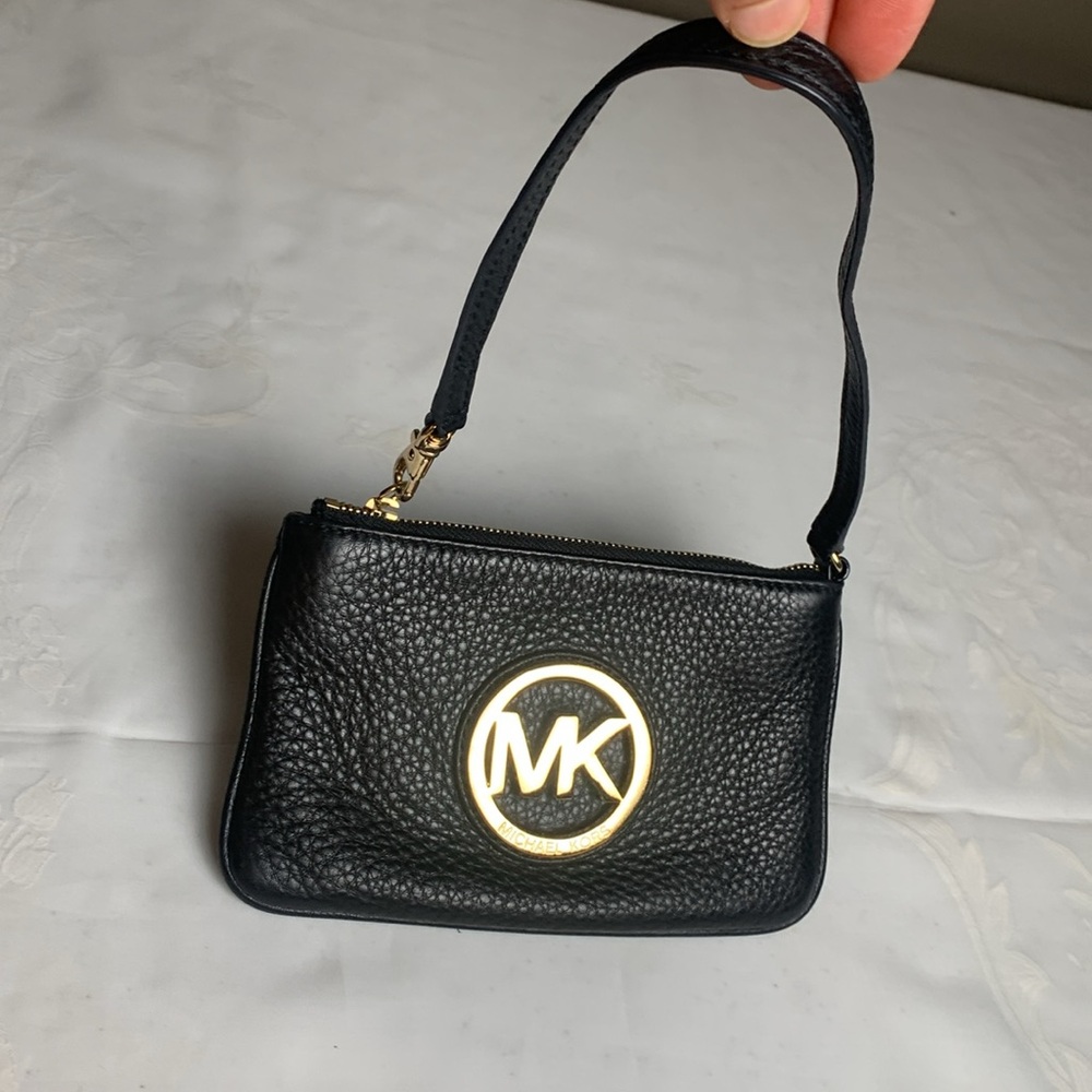 Michael Kors Fulton Black and Gold Wristlet